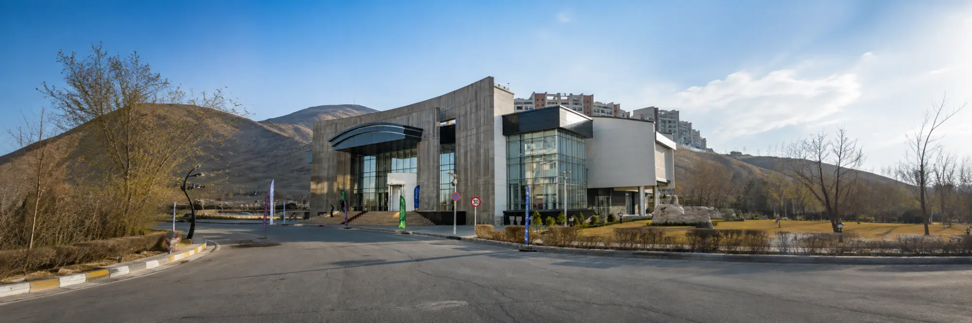 پردیس سینمایی پروین اعتصامی اراک